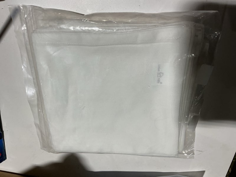Condition photo showing Good Condition for Urban Villa Cloth Napkins White Dinner Napkins Set of 12 (18X18 Inches) 100% Cotton Absorbent Washable Durable Reusable Ideal for Hotel Collection Farmhouse Party Thanksgiving Fall Dinner Napkins White 18" x 18" (Set of 12)