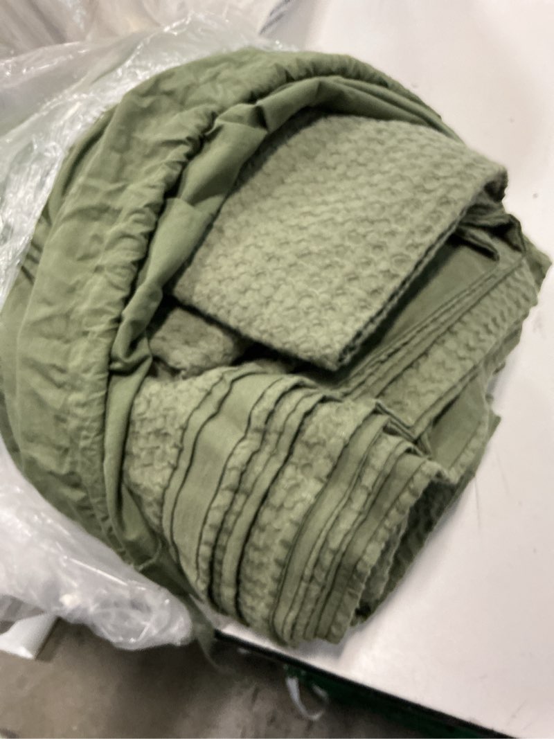 Condition photo showing Good Condition for organic luxe honeycomb duvet cover set, full/queen, olive