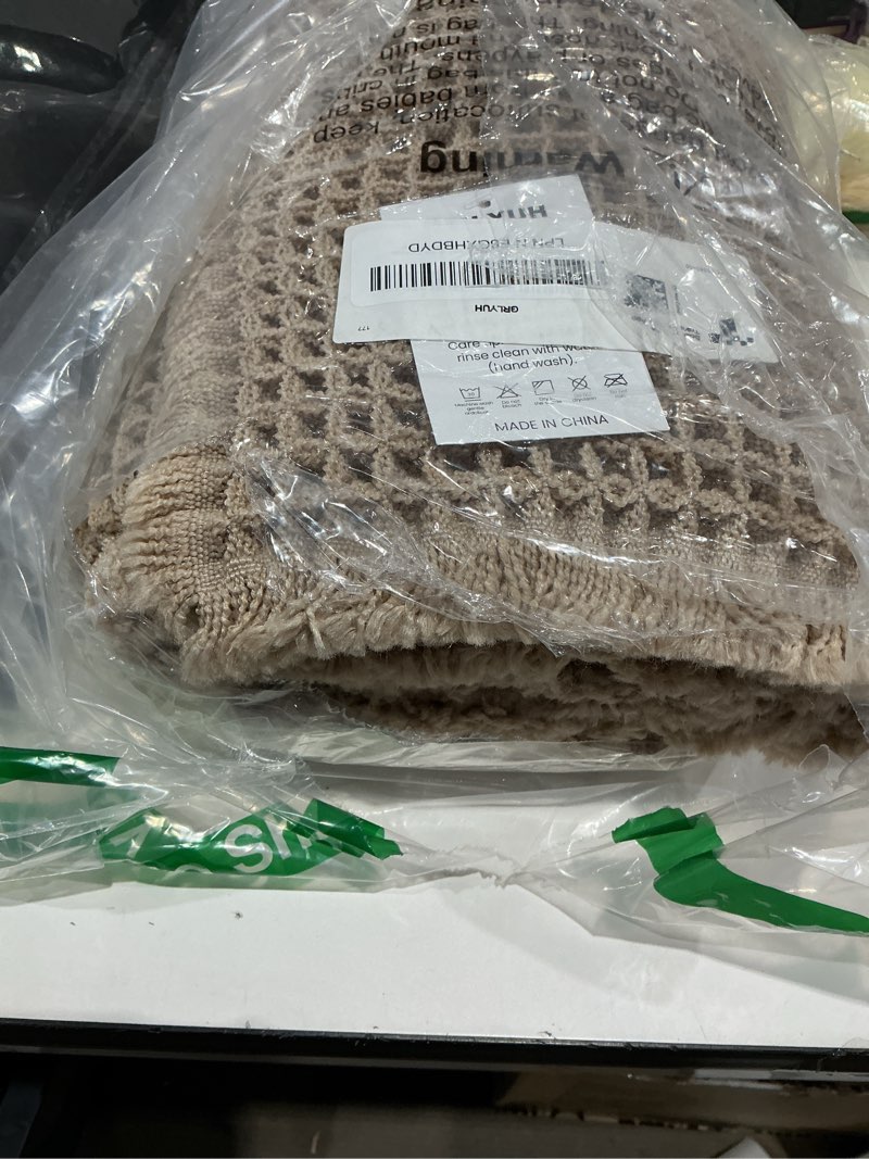 Condition photo showing Good Condition for waffle bath mat - boho bathroom rugs non slip washable, super absorbent & quick dry, small bath mats farmhouse bathroom decor, 18'' x 30'', khaki and white khaki & white 18'' x 30''
