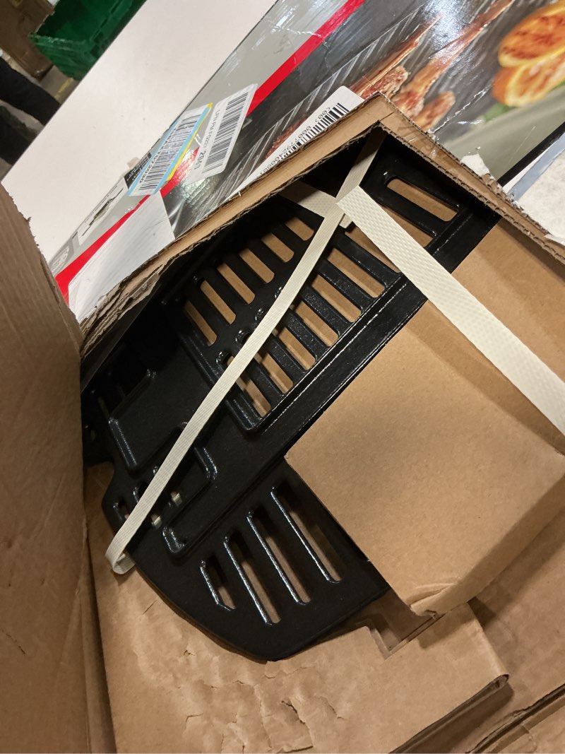Condition photo showing Good Condition for weber porcelain-enameled cast iron cooking grate