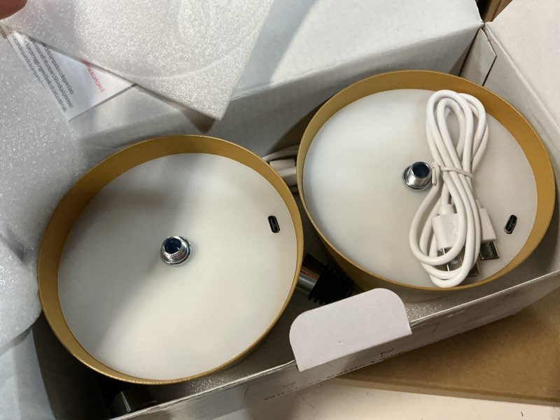 Condition photo showing Good Condition for 2 pack wine bottle lamps, 2026 new 3 color rechargeable wireless bottle lamps, bottle lamp kit for liquor bottles with touch dimming for parties, restaurants & home decor (?golden)