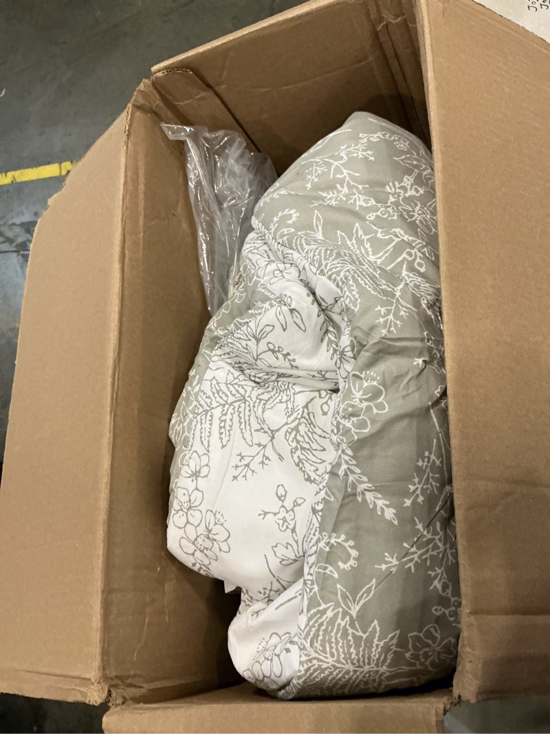 Condition photo showing Good Condition for southshore fine living, inc. king size comforter set, down alternative floral comforter with matching pillow shams, reversible bedding sets, fits california/king bed, winter brush grey/white king / california king 14 - winter brush steel grey