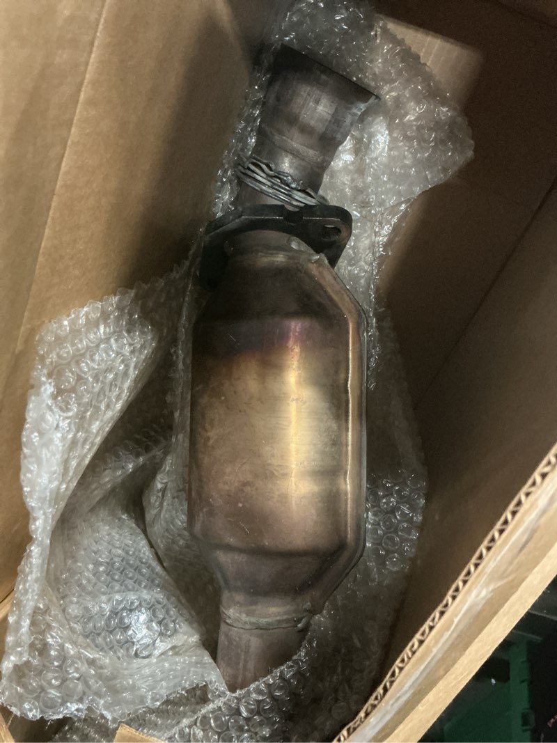 Condition photo showing As Is for left right catalytic converter compatible with 2003-2011 ford crown victoria, mercury grand marquis, lincoln town car 4.6l v8?2pcs,e.p.a. compliant direct-fit 30383 30384