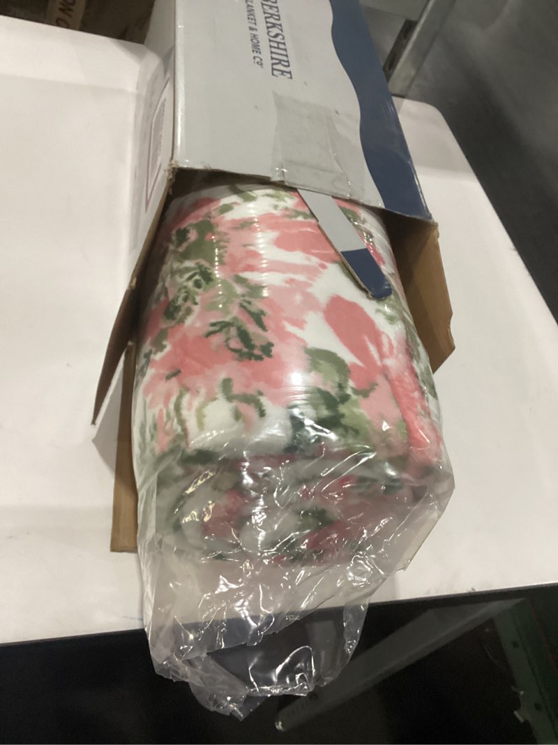 Condition photo showing Good Condition for PINK AND GREEN CAMO SIZE UNKNOWN Berkshire Blanket-Classic Heavyweight Warm Soft Printed VelvetLoft® Plush Blanket, King Size Soft Fuzzy Blanket for Couch Sofa Bed, Cherries Toss White, 90in x 108in King/Cal King Toss White