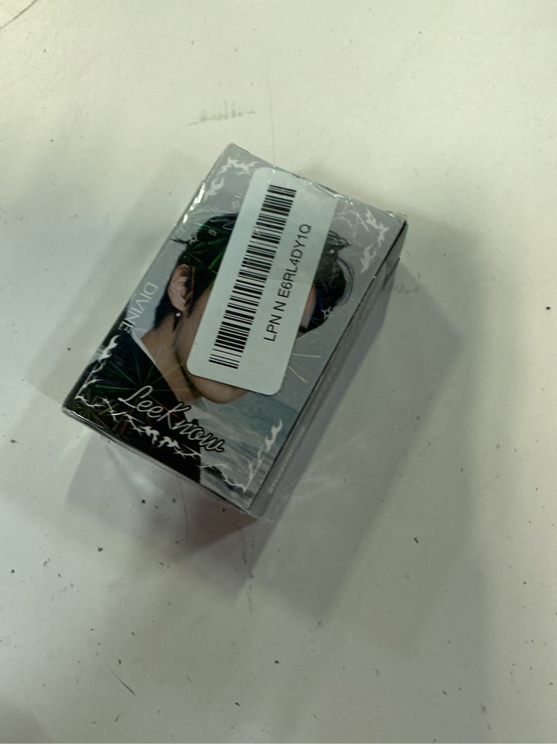 Condition photo showing New/Like New for stray photocard binder with 400 pockets, stray merch album, photocard holder for stay fans gifts (pink)