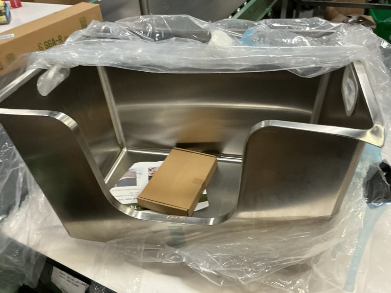 Condition photo showing Good Condition for Enclosed Stainless Steel Cat Litter Box 13.8” High Sides, Extra Large Litter Box for Big Cats, XL Metal Kitty Litter Pan Pet Toilet with Wheels for Easy Mobility, Anti-Leakage, Non-Sticky, Easy Clean XX-Large