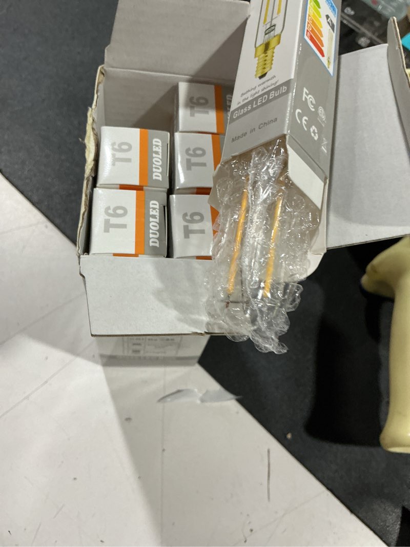 Condition photo showing Good Condition for e12 led bulb dimmable 6w equal 3000k soft white t6 e12 candelabra bulb 60 watt for chandeliers,ceiling fan,pendant,wall sconces ac120v 600lm e12 light bulb 6pack 6w=60w 3000k soft white