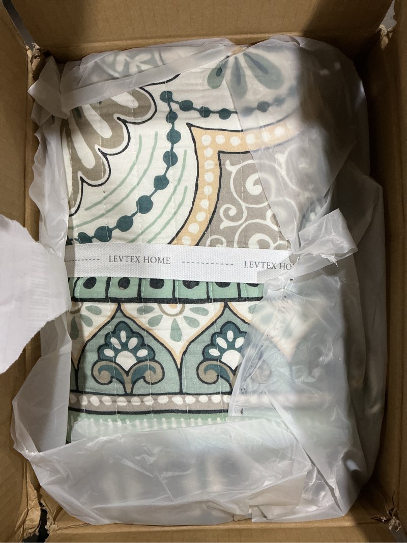 Condition photo showing Good Condition for Levtex Home Addie King Quilt Set, Floral, 100% Cotton, White, Teal, Blush, Grey