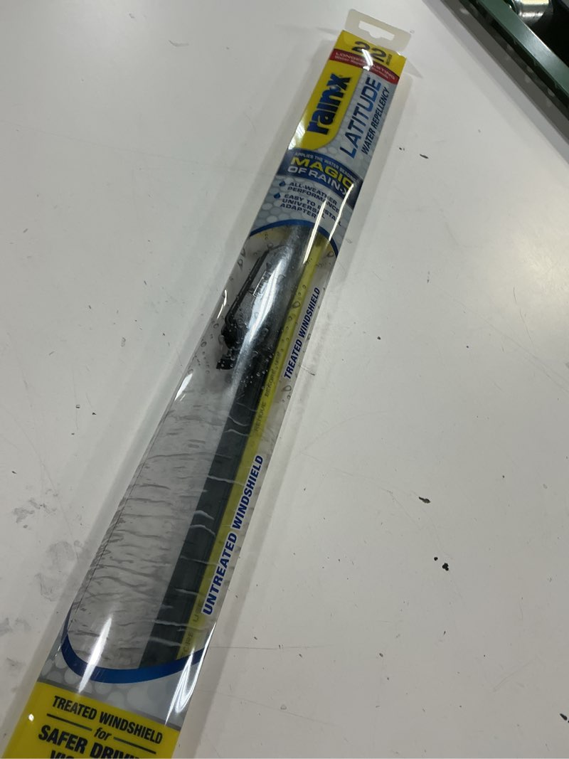Condition photo showing Good Condition for Rain-X 5079279-2 Latitude 2-In-1 Water Repellent Wiper Blades, 22 Inch Windshield Wipers (Pack Of 1), Automotive Replacement Windshield Wiper Blades With Patented Rain-X Water Repellency Formula 22" Latitude