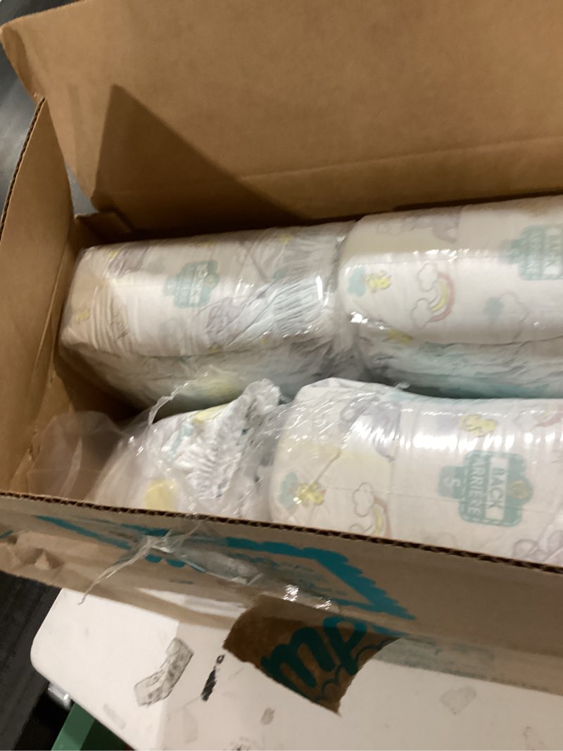 Condition photo showing Good Condition for Pampers Swaddlers Diapers, Size 4 (15-34 lbs), 120 Count, Absorbent, Keeps Baby Dry and Comfortable, Skin Safe Disposable Baby Diaper (Packaging May Vary) Size 4 120