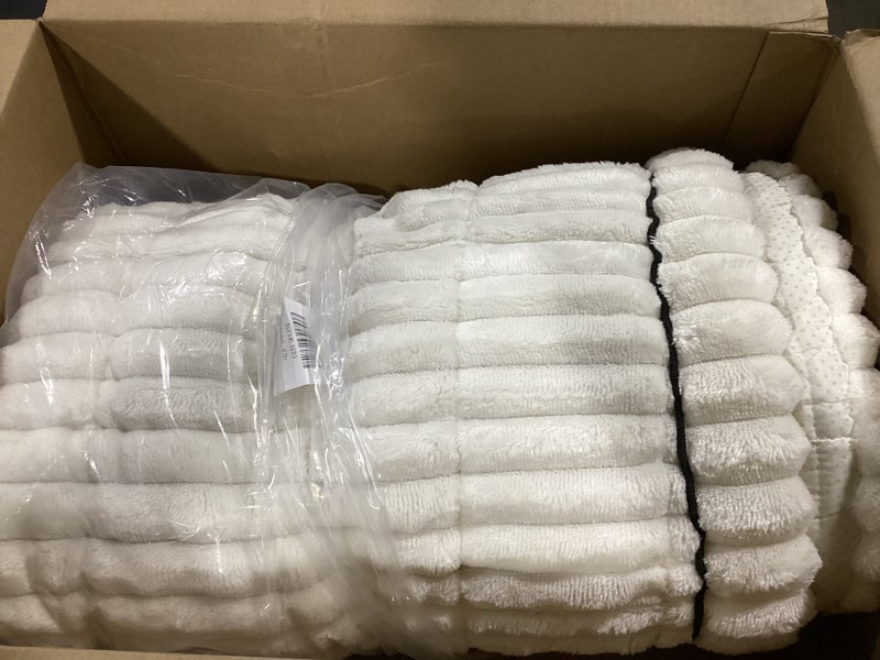 Condition photo showing Good Condition for couch cover for dogs washable,non slip fuzzy durable couch covers for 3 cushion sofa pet friendly sofa cover dog thick soft slipcovers protector couches mat bed (white, 27.6" x 70.9"/70 x 180cm) milky white 27.6" x 70.9"/70 x 180cm