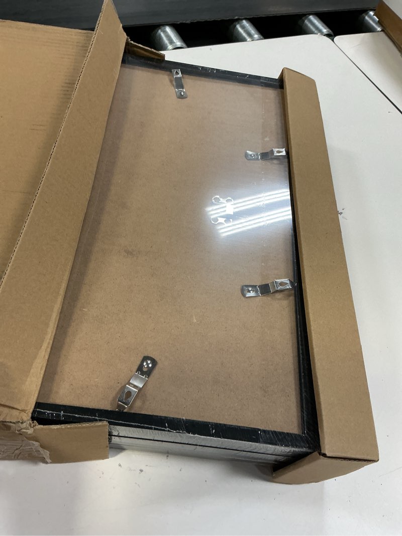 Condition photo showing Good Condition for upsimples 16x24 Picture Frame Set of 5, Display Pictures 14x20 with Mat or 16 x 24 Without, Wall Gallery Poster Frames, Black Black 16x24
