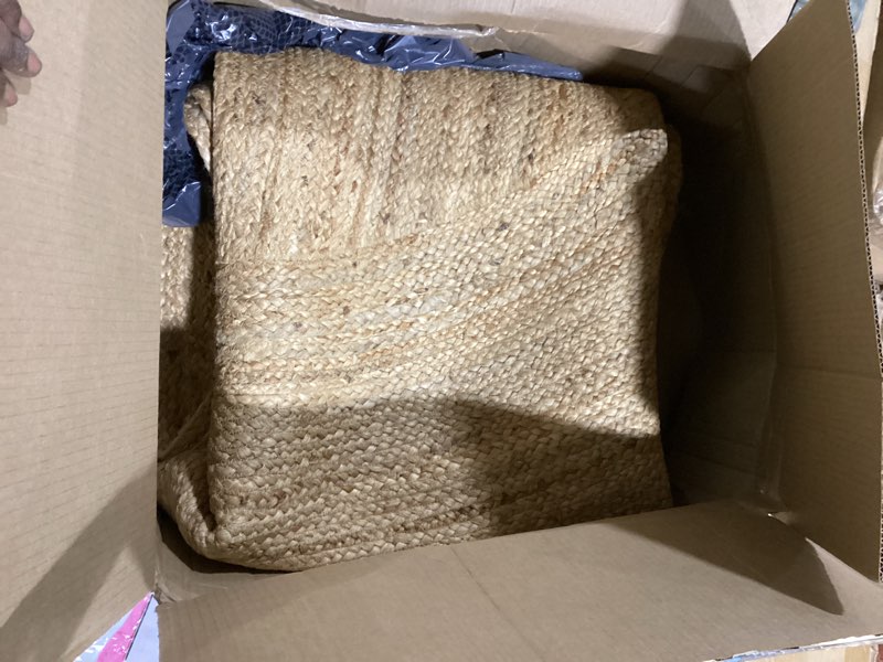 Condition photo showing Good Condition for JONATHAN Y Harmony Boho Jute Circle Natural 6' Round Indoor Area Rug, Cottage, French Country, Easy-Cleaning for Living Room, Bedroom, Kitchen, Pet Friendly, Non-Shedding (RNF110A-6R) 6'1" (Round)