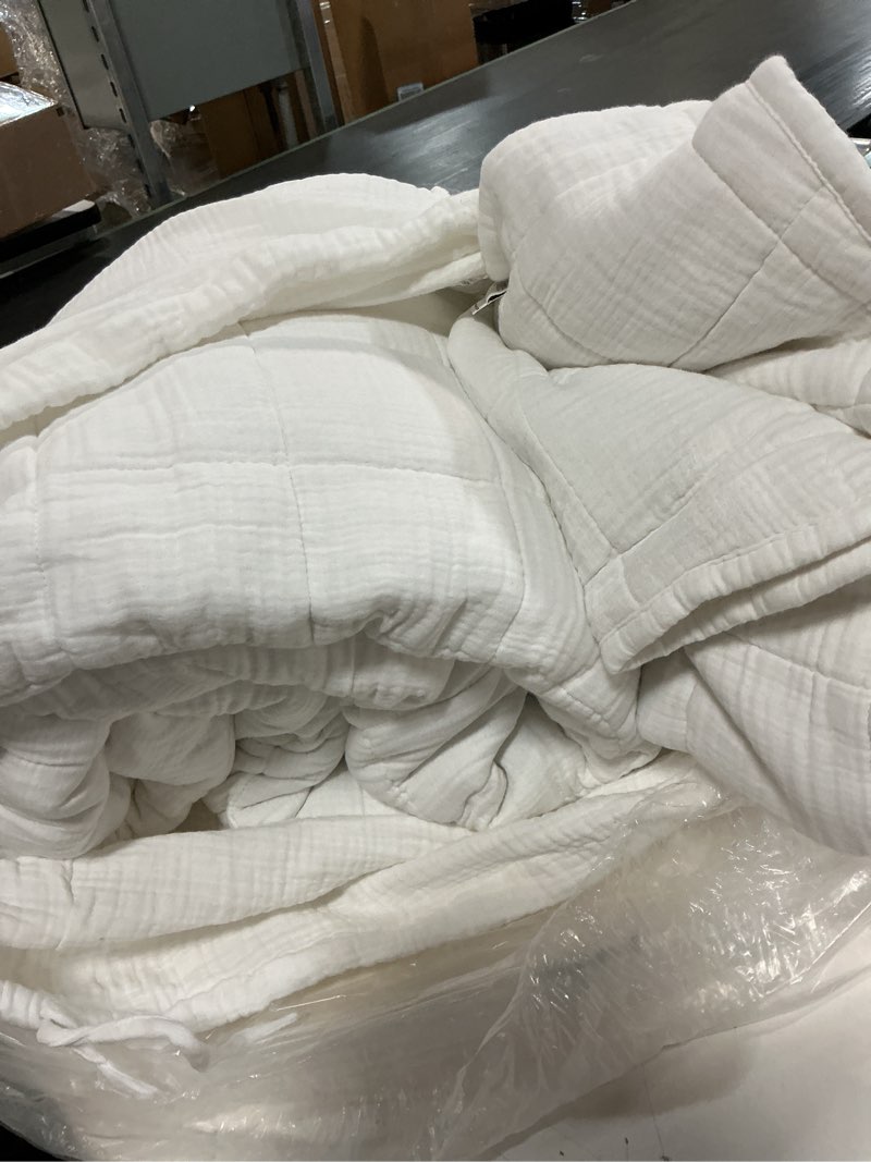 Condition photo showing Good Condition for organic cotton gauze box quilt set, king/cal king, white
