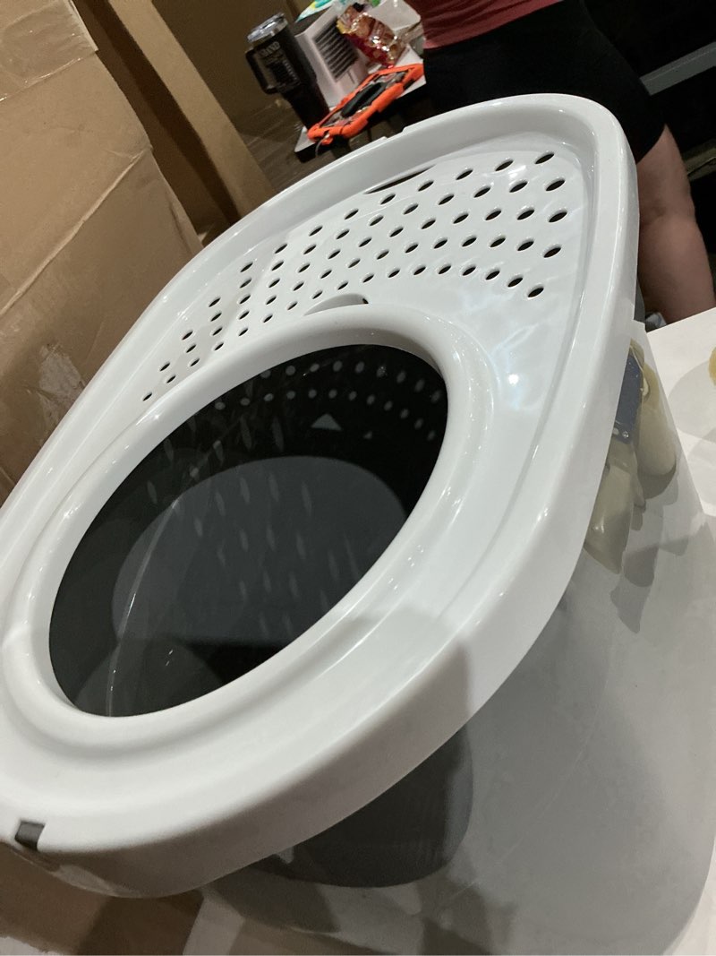 Condition photo showing Good Condition for iris top entry cat litter box