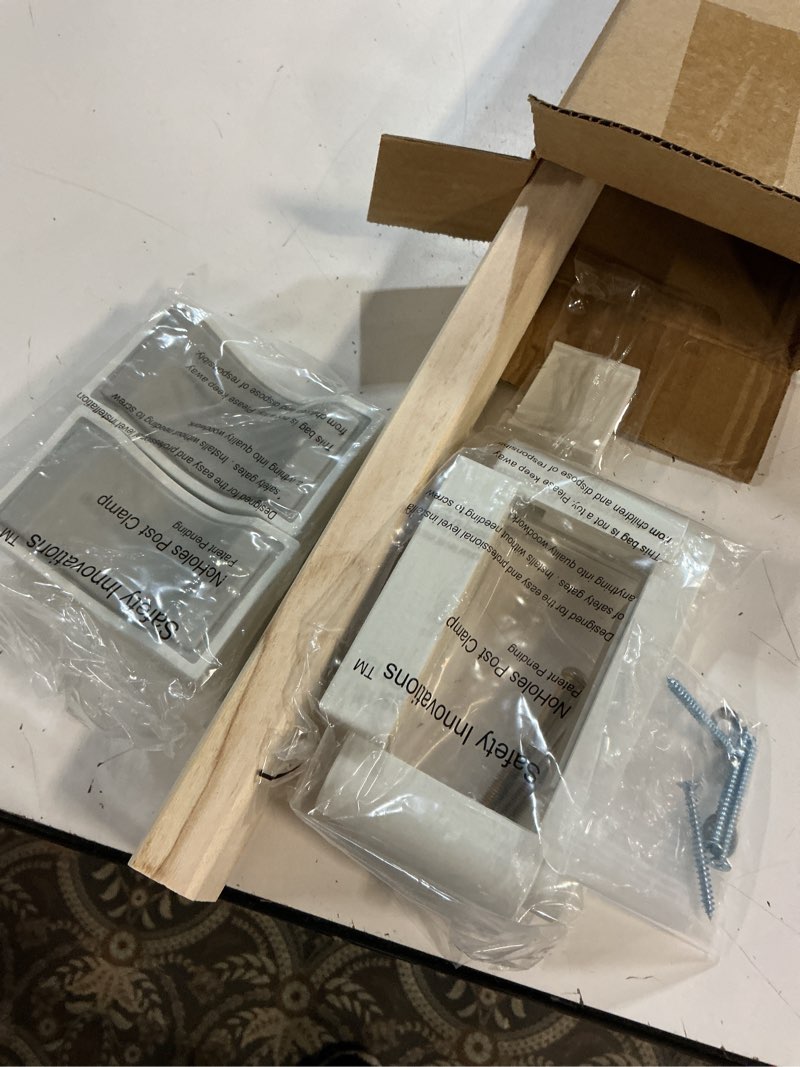 Condition photo showing Good Condition for safety innovations no hole stairway baby gate mounting kit - fits posts from 2 3/4 inches to 3 1/2 inches wide with square or round tops - no adhesives on or screws in your posts, (1-pack)