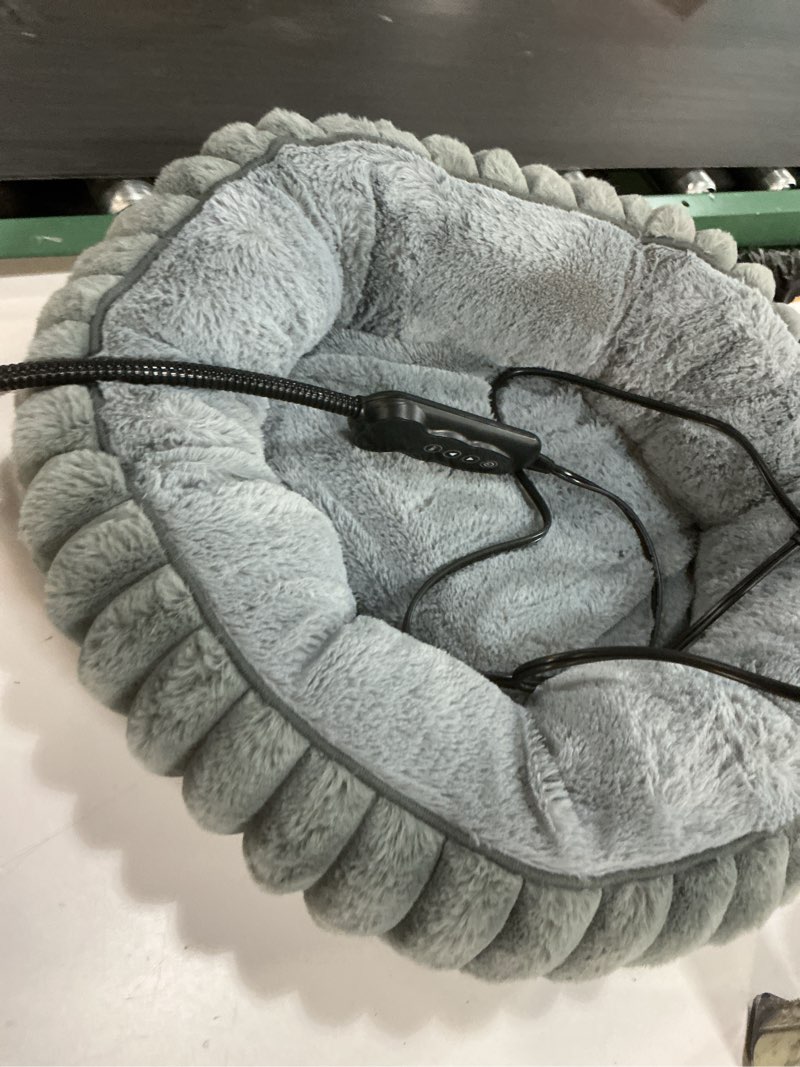 Condition photo showing Good Condition for INVENHO Heated Cat Beds for Indoor Cats and Small Dogs, 20\" Cozy Donut Heated Pet Bed with Timer & Temp Adjustable, Removable Waterproof Electric Warming Bed for Indoor Cat (similar). 