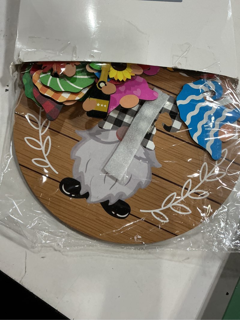 Condition photo showing Good Condition for Qunclay Interchangeable Wooden Gnome Decor Holiday Seasonal Gnome Decorations with Magnet Pieces and Detachable Hats Changeable Welcome Sign for Home(Simple Style)