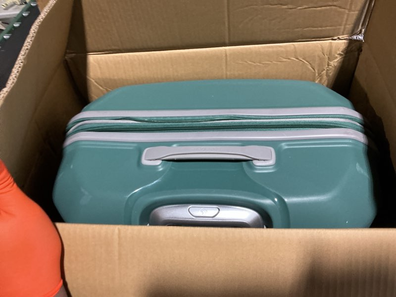 Condition photo showing Good Condition for samsonite freeform 28-inch large luggage with dual 360° spinner wheels - checked suitcase - tsa lock, airline-approved - lightweight durable polypropylene expandable hardshell - sage green checked-large spinner sage green
