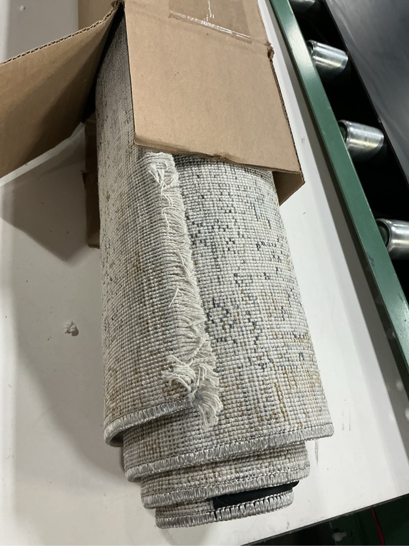 Condition photo showing Good Condition for loloi amber lewis alie collection ale-02 sand/sky 2'-3'' x 3'-10'', .13'' pile height, accent rug sand / sky 2' x 3' (rectangular)