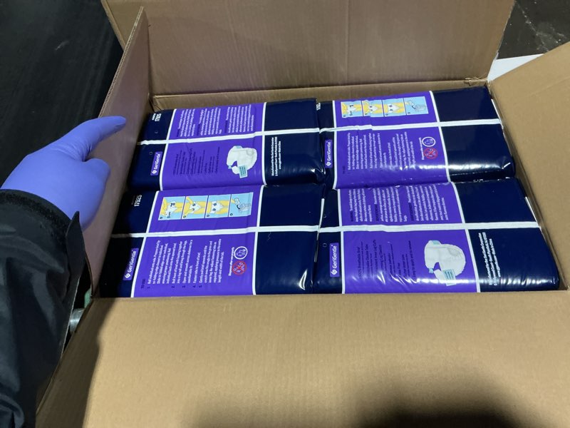 4-5xl adult diapers for women and men - case of 32 bariatric disposable briefs with tabs and stretch