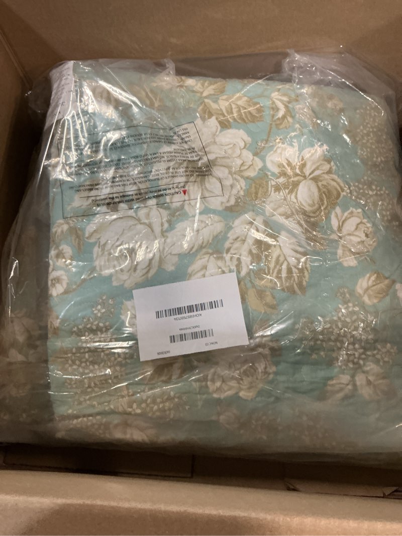 Condition photo showing Good Condition for laura ashley home - king quilt set, cotton reversible bedding with matching shams, bedroom decor ideal for all seasons (brompton green, king)