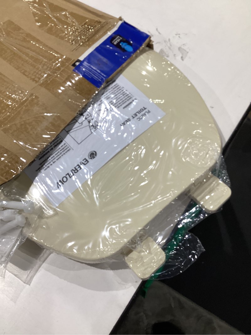 Condition photo showing Good Condition for highcraft b1tspe elongated plastic toilet seat with adjustable hinge, bone elongated plastic bone