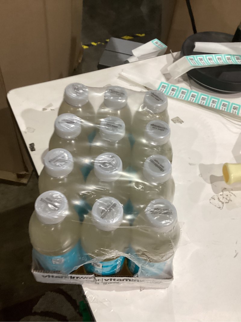 Condition photo showing New/Like New for vitaminwater Zero Sugar Squeezed Lemonade Nutrient Enhanced Flavored Water Beverage, 20 fl oz Bottles, 12 pack Zero Sugar Squeezed Lemonade 20.05 Fl Oz (Pack of 12)