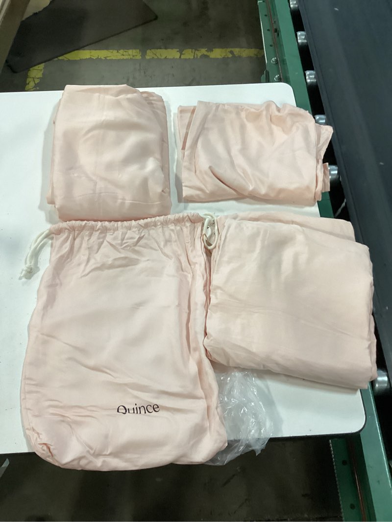 Condition photo showing New/Like New for bamboo sheet set, full, soft pink