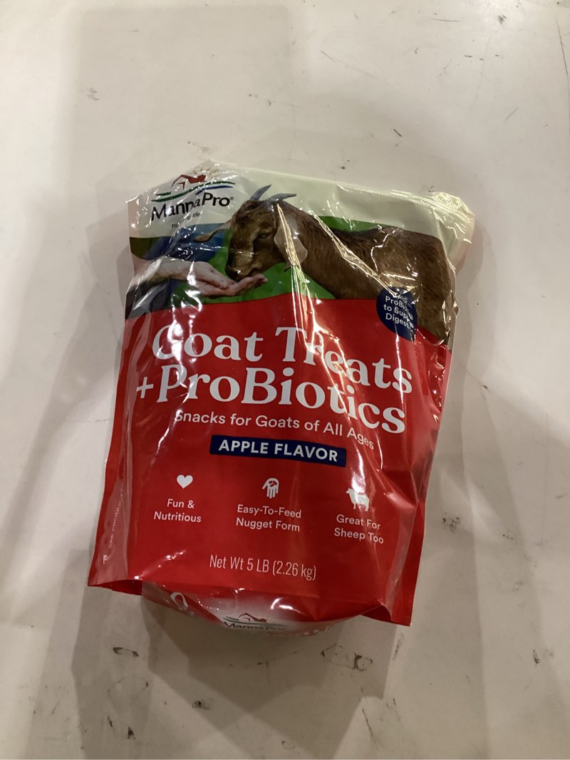 Condition photo showing New/Like New for manna pro apple probiotic goat treat, daily goat treats, treat for goats and sheep, easy to feed, enriched with vitamins, minerals and essential probiotics, pack of 6, 30lbs apple flavor 5 pound (pack of 6)