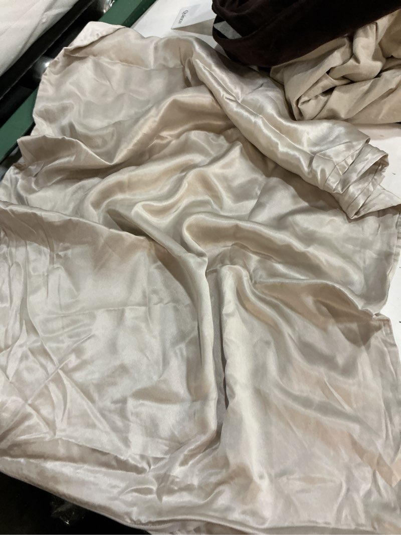 Condition photo showing As Is for quince 100% mulberry silk pillowcase king champagne