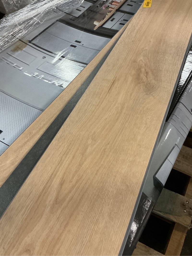 Condition photo showing New/Like New for  pergo duracraft bruges oak 22-mil x 7-1/2-in w x 47-in l waterproof click lock luxury vinyl plank