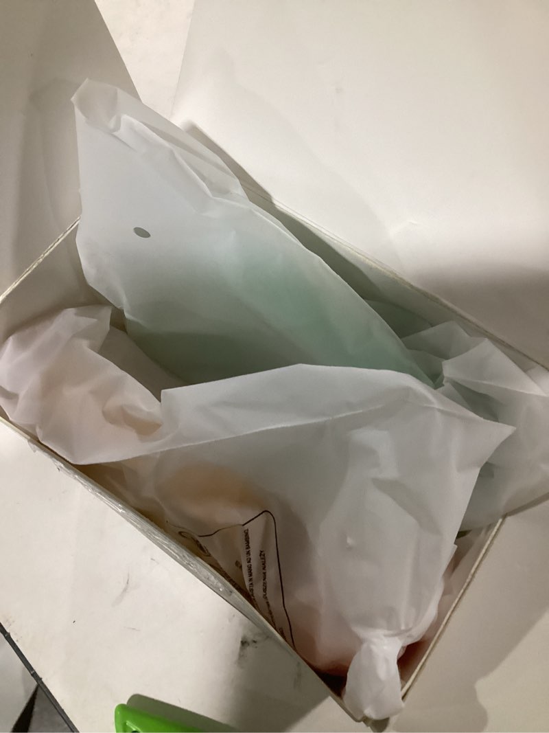 Condition photo showing New/Like New for momcozy baby pouch holder no squeeze for food pouches and drink boxes, allows baby to self-feed and avoid messes, baby food pouch holder handle is easy to grip, comfortable, green&orange green& orange pack of 2