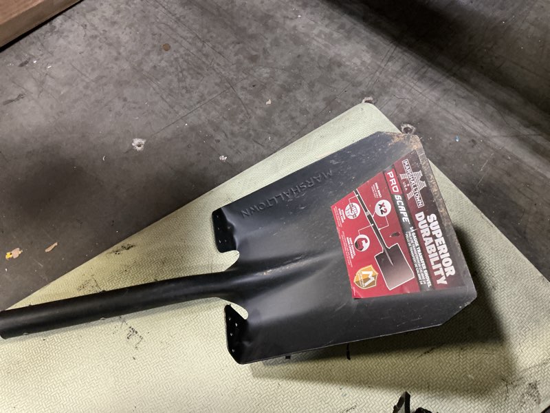 Condition photo showing Good Condition for marshalltown 51-in fiberglass handle transfer shovel