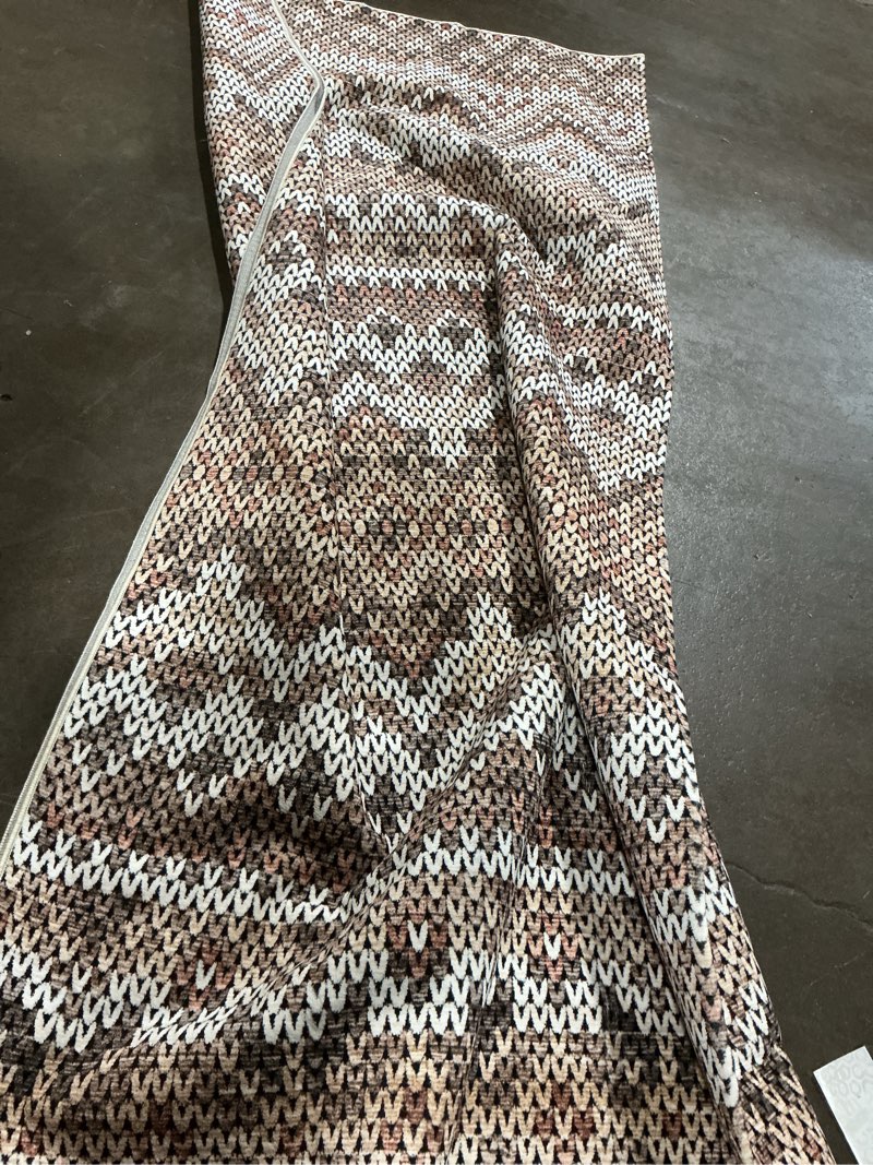 (Size unknown) rug for living room, bedroom and dining room