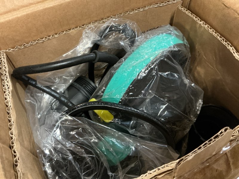 Condition photo showing Good Condition for sump pump, prostormer 1hp 3700gph submersible clean/dirty water pump with automatic float switch for pool, pond,garden, flooded cellar, aquarium and irrigation(green)