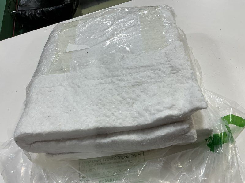 Condition photo showing Good Condition for 2 pcs 24" x12" x1" (thick) ceramic fiber blanket fireproof insulation baffle rated to 2400f, high-temperature resistance for stoves, kilns, forges 24" x 12" x 1" / 2 pieces