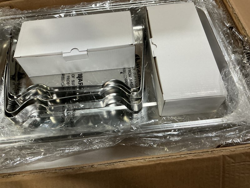 Condition photo showing Good Condition for (Similar 3 pack)Chafing Dishes for Buffet  Full Pan Stainless Steel Chafing Dish Buffet Set Sturdy and High Grade Chafers and Buffet Warmers Sets for Any Party with Complete Set