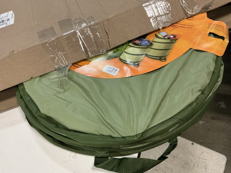 Condition photo showing Good Condition for fiskars kangaroo collapsible spring up garden bag for yard waste, grass, branches & weeds, tear & mildew resistant vinyl-coated polyester, folds flat to 3 inches for space-saving storage, 30 gallon 1 count (pack of 1)