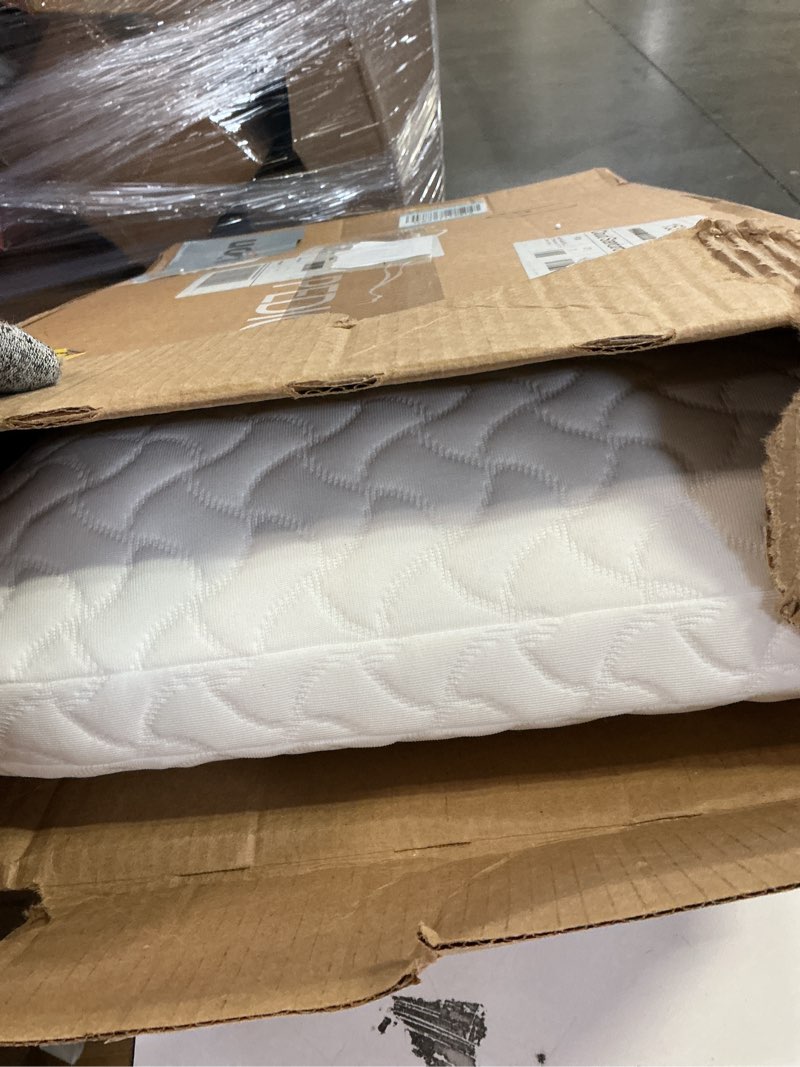 Condition photo showing Good Condition for Tempur-Pedic TEMPUR-Cloud Pillow for Sleeping, Standard, White 1