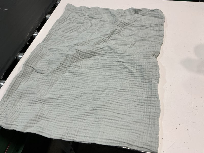 Condition photo showing Good Condition for organic cotton gauze dream quilt set, twin, mist
