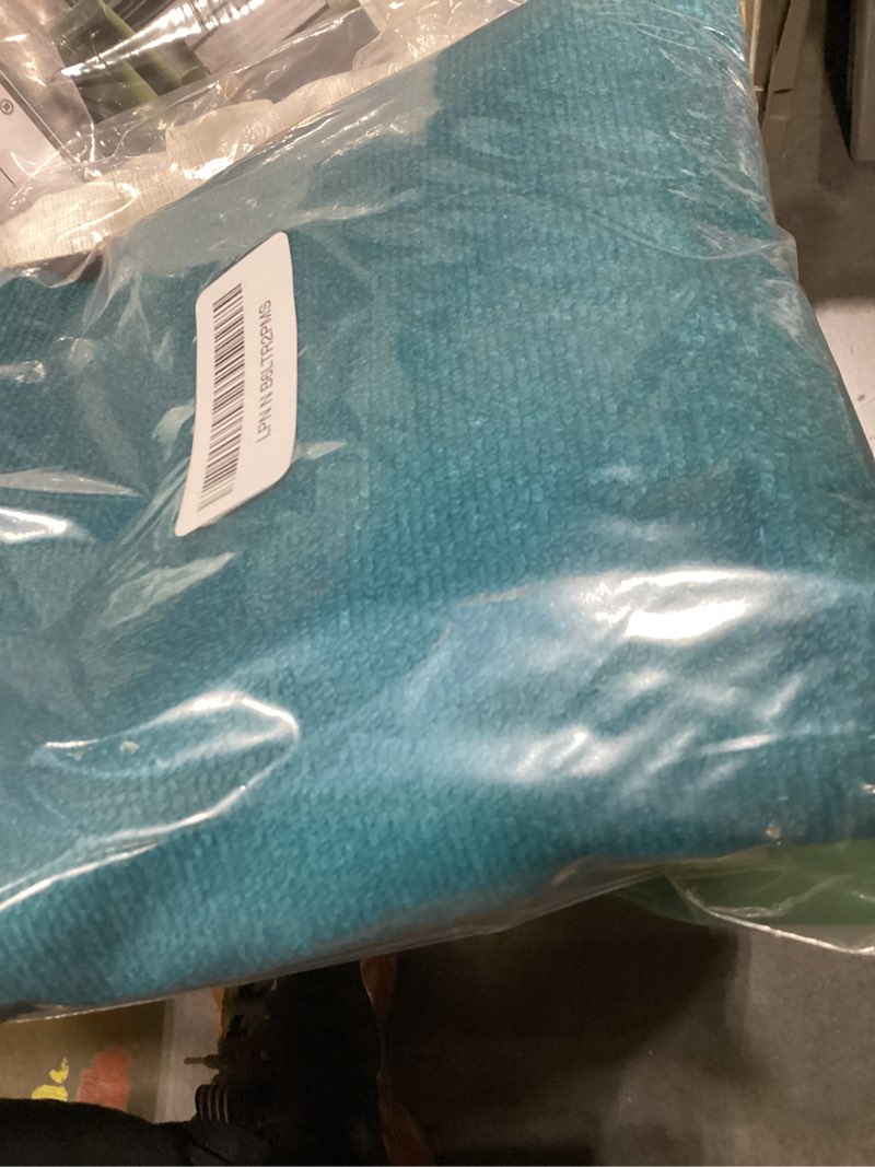 Condition photo showing Good Condition for towel