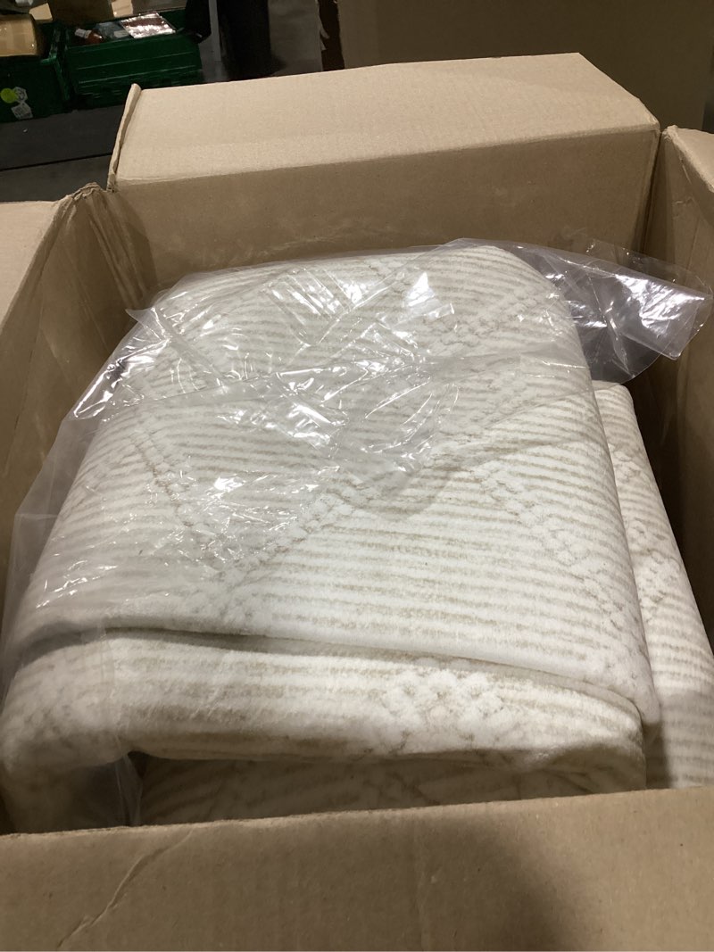 Condition photo showing Good Condition for 9x12 Area Rug Living Room: Washable Boho Geometric Moroccan Rug Neutral Modern Farmhouse Indoor Soft Non Slip Ultra Thin Large Printed Pattern Carpet for Bedroom Home Office (Beige, 9'x12') Beige 9' x 12' (Rectangular)