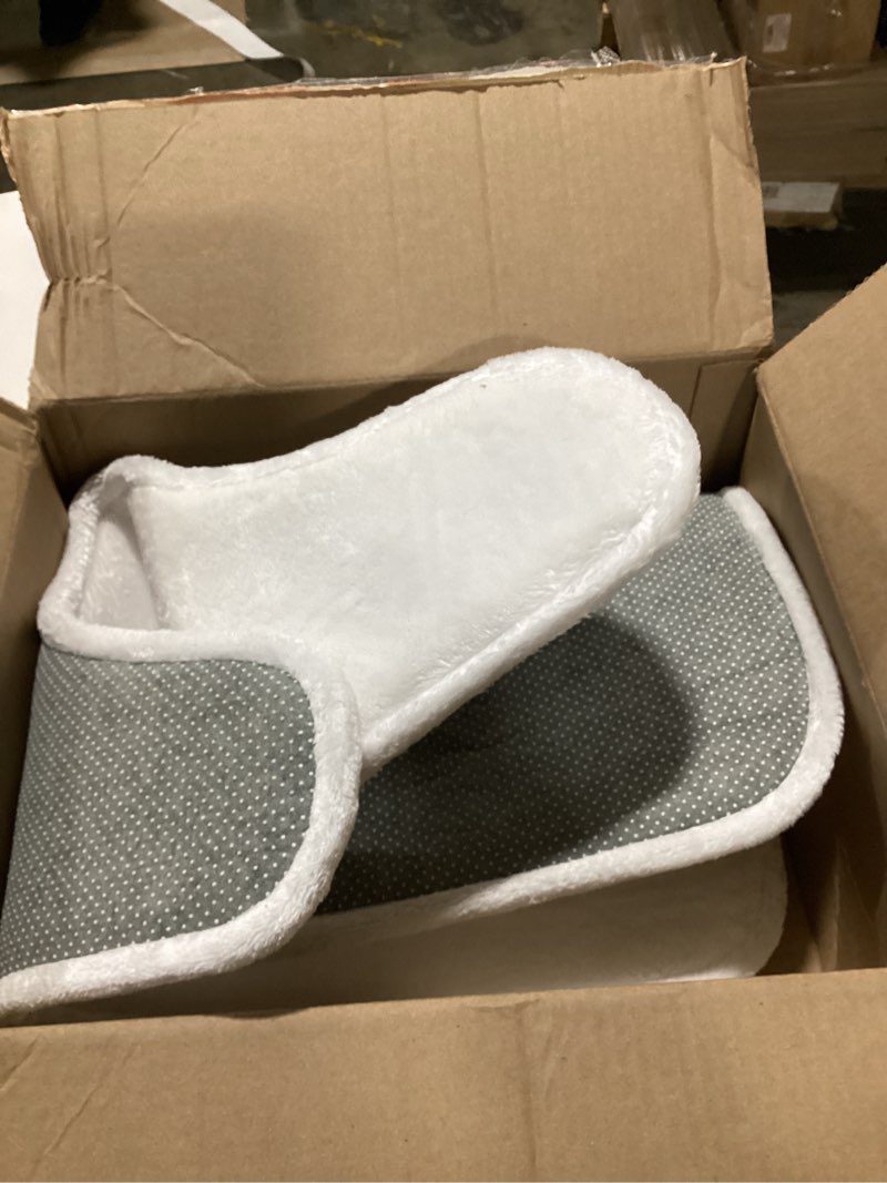 Condition photo showing As Is for BOANKODU Toilet Rugs U-Shaped,20"x 20"Super Absorbent Chenille Bathroom Rugs and Strong PVC Non-Slip Backing for Toilets Rug Set,Machine Washable,Bath Mats for Bathrooms,White White 1'8" x 1'8" (20x20"U-Shape)