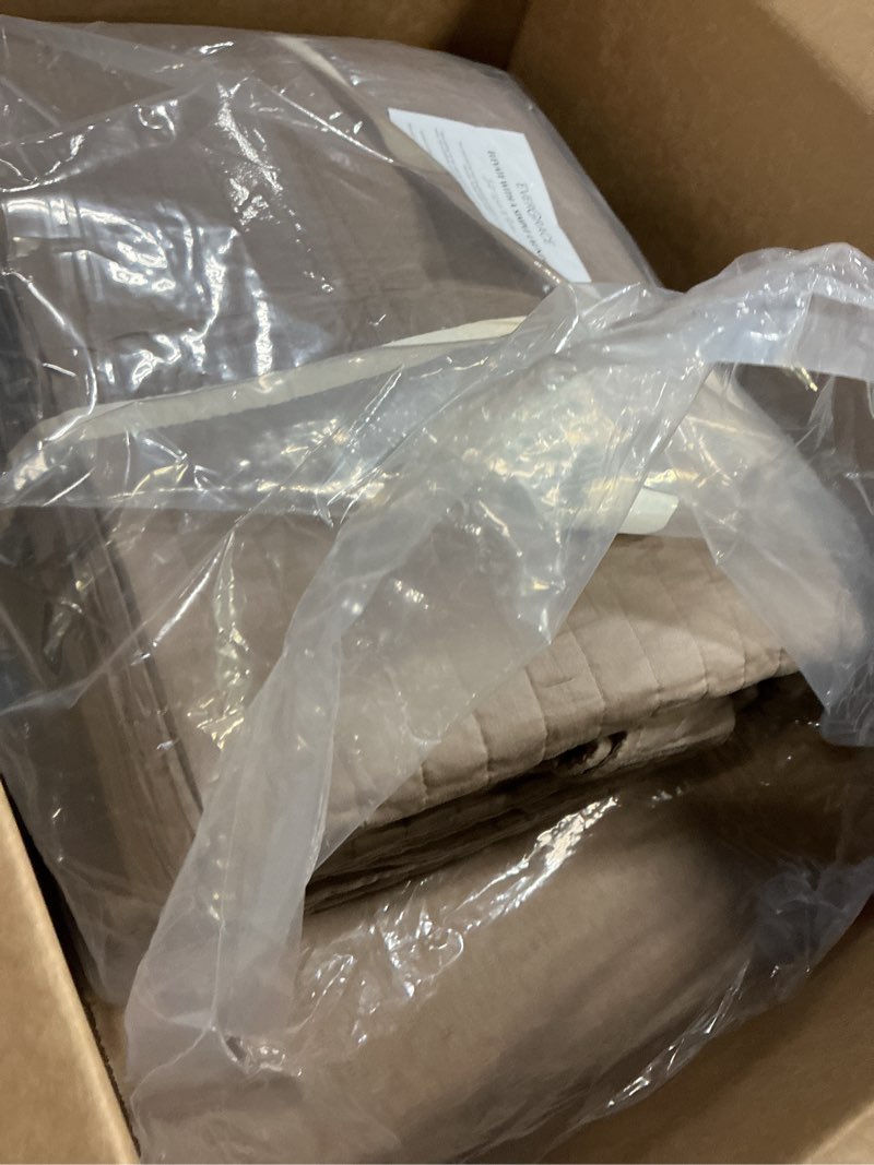 Condition photo showing Good Condition for EVERGRACEHOME Cotton Coverlet Set King Size 3 Pieces, Lightweight Soft Ribbed Matelassé Bedspread Quilt Set, Cozy Oversized Quilted Bedding Set with 2 Pillow Shams for All Seasons, Mocha Brown King (108" x 98") Mocha Brown