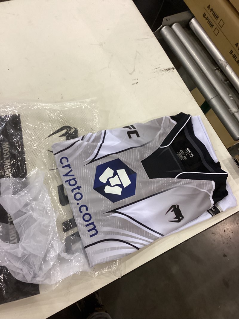 Large ufc jersey