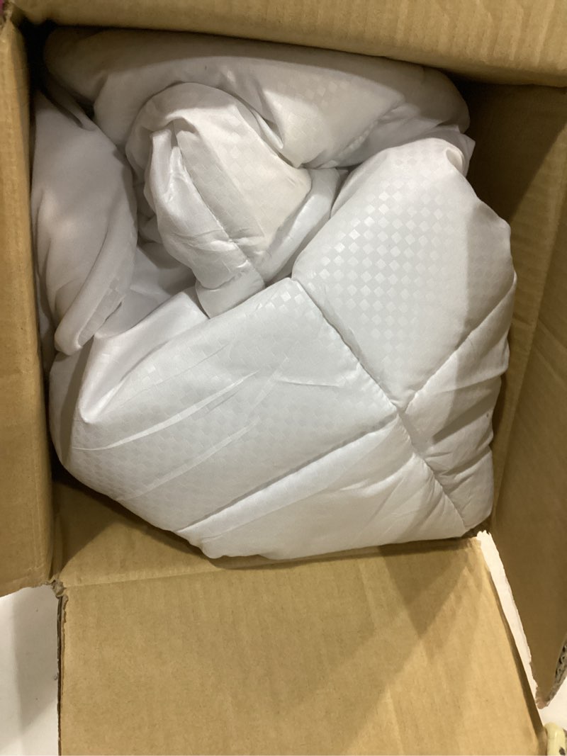 Condition photo showing As Is for MATBEBY Full Size Mattress Pad - Cooling Breathable Mattress Topper, Quilted Fitted Mattress Protector, Pillow Top Mattress Cover with 8-21" Deep Pocket, Soft, Machine Washable, White, 54x75 Inches White - Checkered Full