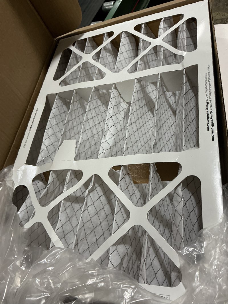 Condition photo showing Good Condition for Honeywell Home 16x25x4 MERV 8, AC Furnace Air Filter, 1 PACK (CF408F1625-1PKAM)(Actual Dimensions: 15.63 x 24.75 x 4.38 in.) 1 Filter