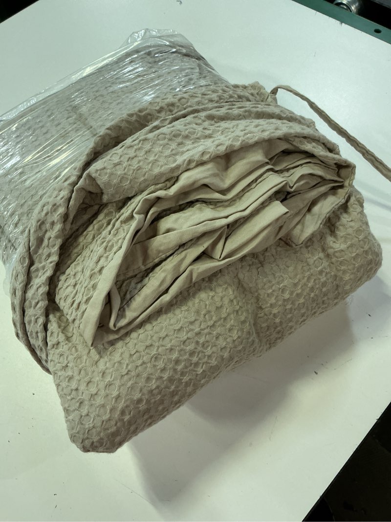 Condition photo showing Good Condition for quince organic luxe honeycomb duvet cover sand  set queen
