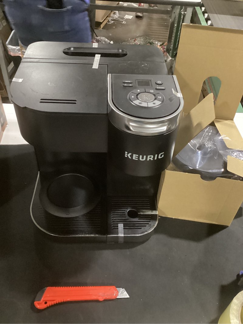 Condition photo showing Good Condition for k-duo single serve and carafe coffee maker
